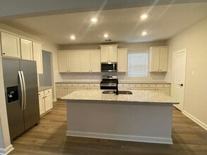 Building Photo - 2925 Floating Barque Dr