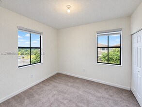 Building Photo - 10306 W 33rd Ln