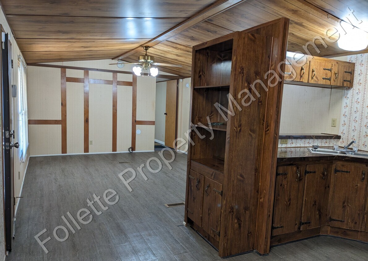 1226 Clarkrange Monterey Hwy, Clarkrange, TN 38553 House Rental in