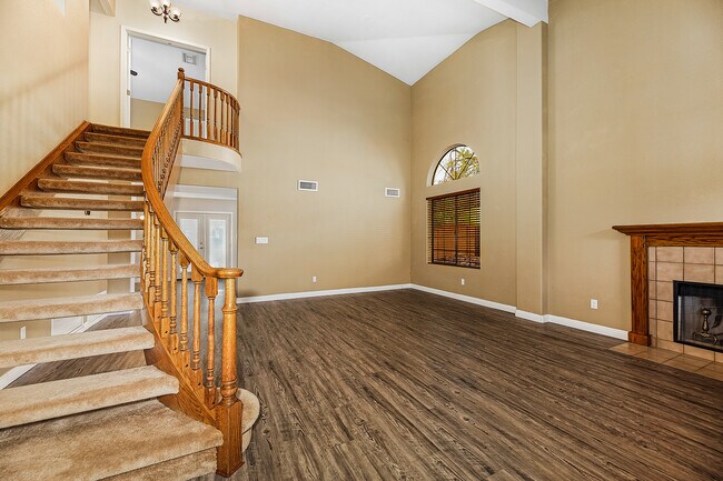 Building Photo - 1242 W Sandtrap Way