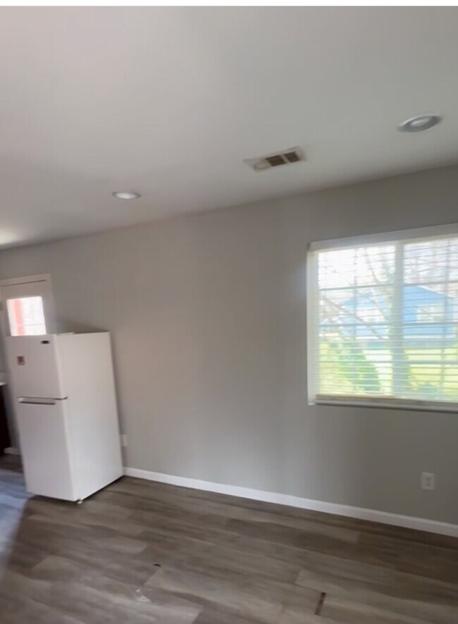 Foto del edificio - 457 Formwalt St SW