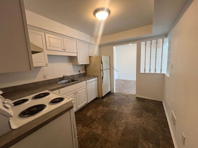 Building Photo - 8232 Karam Blvd
