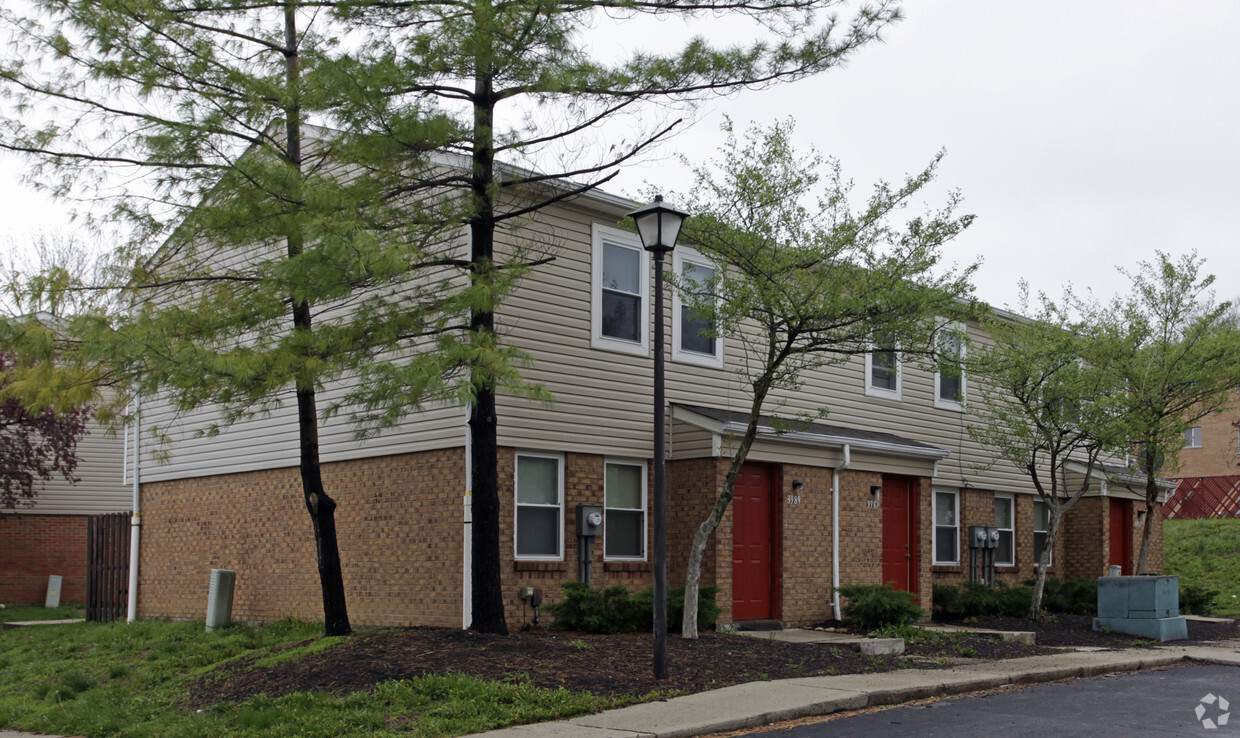 Primary Photo - Rolling Ridge Townhomes