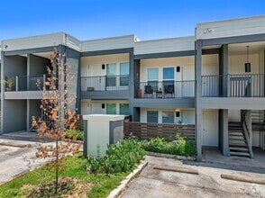 Building Photo - 1509 W 39th 1/2 St