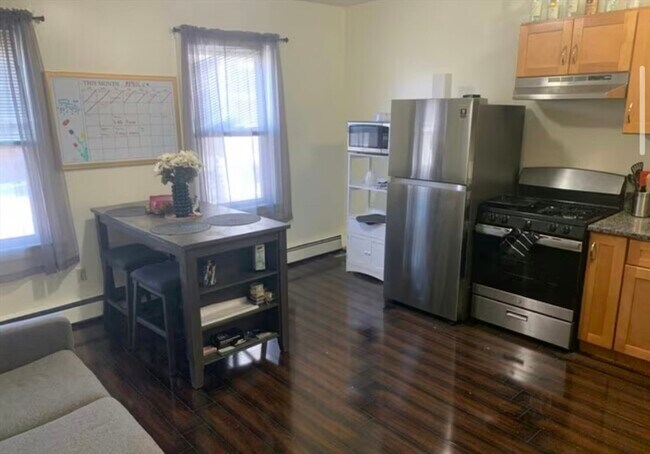 Foto del edificio - 1576 Tremont St