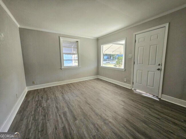 Foto del edificio - 1555 Dexter Ave