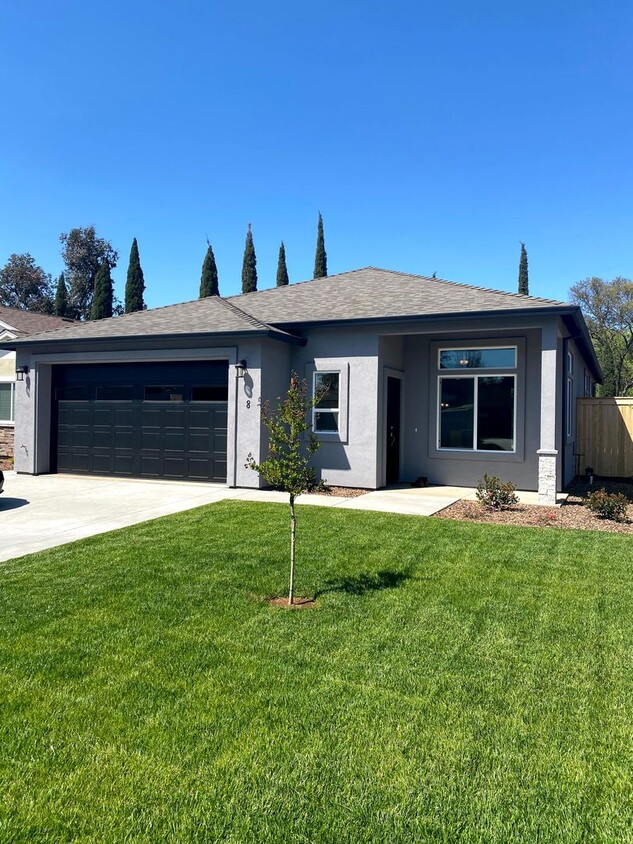 Primary Photo - Beautiful home in Legacy Estates