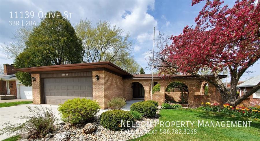 Foto principal - 11139 Olive St