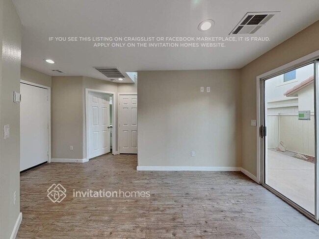 Foto del edificio - 10437 Chandra Ave