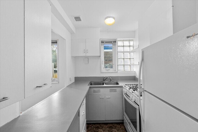 Foto del edificio - 7206 Oak Ave
