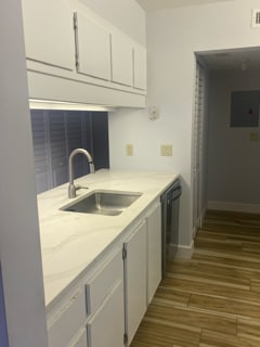 Building Photo - 13771 Oneida Dr