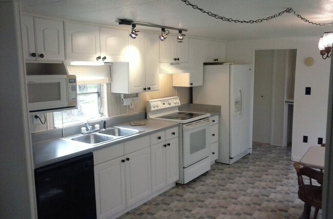 Foto del edificio - 17307 Brinkerhoff Ln