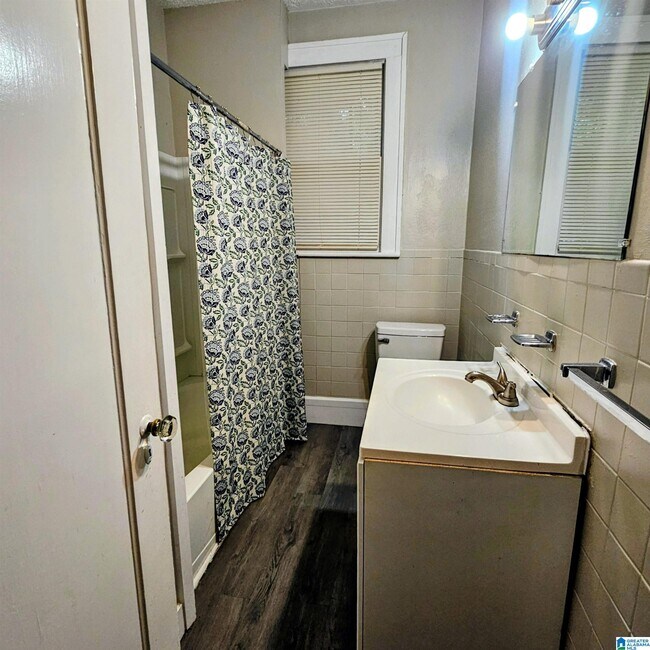 Foto del edificio - 711 E 7th St