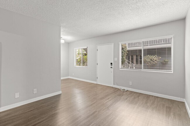 Foto del edificio - 539 E 11th St