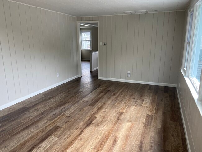 Family/living room - 1111 Arnold Ave