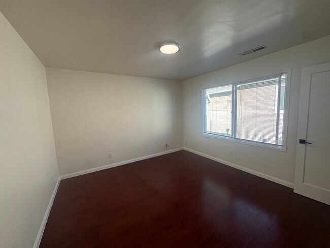 Building Photo - Recently Remodeled 2 Bedroom, on San Pablo Ave, in East Richmond Area