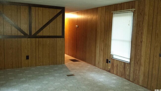 Building Photo - 25 Hidden Oaks Rd