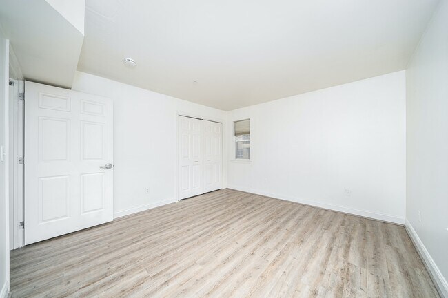 Building Photo - 7430 Boulevard E