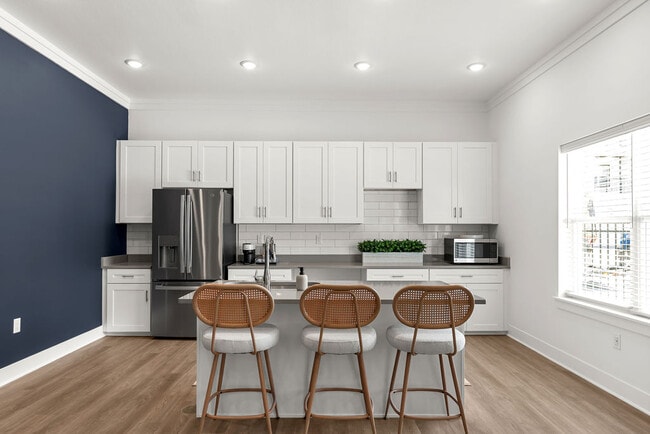 Building Photo - 45 at Creekside Apartments