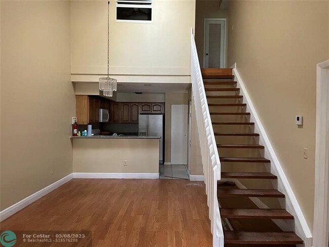 Building Photo - 1821 Racquet Ct