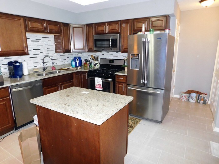 Foto del edificio - 966 Dartmouth Drive, Wheaton, IL, 60189
