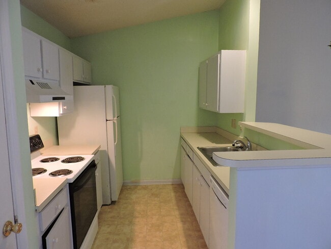Building Photo - 118 Village Ct