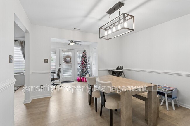 Foto del edificio - 914 Pine Mill Ct