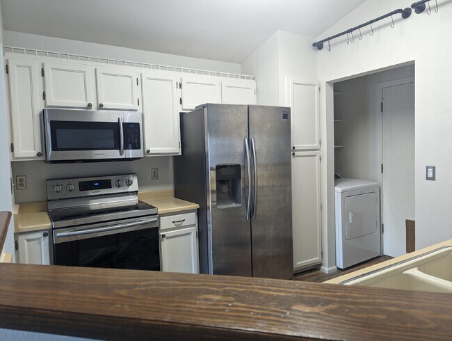 Foto del edificio - Spacious ranch home!