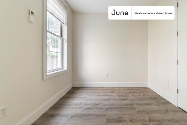 Foto del edificio - Room in Shared 2 bed/1 bath home in Greenpoint
