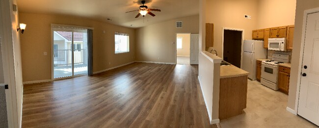 Foto del edificio - 712 Oakmont Rd