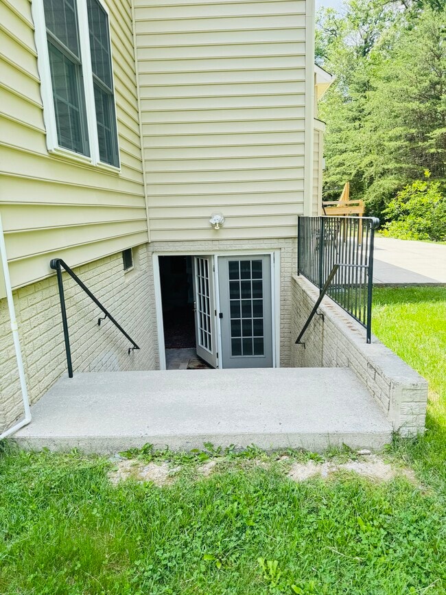 Building Photo - 13104 Bay Hill Dr