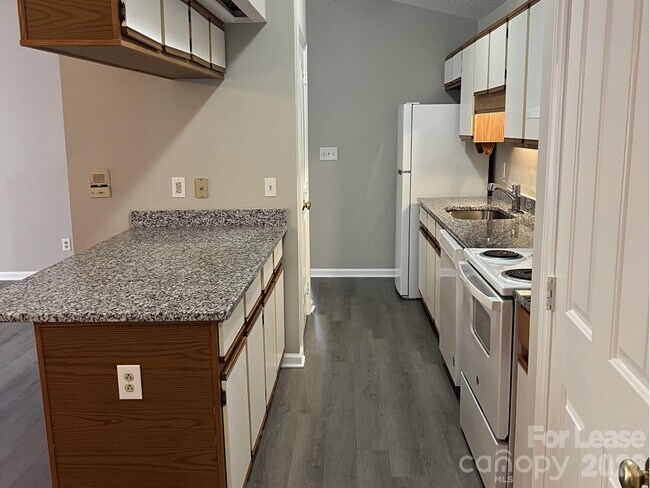 Building Photo - 7344 Rose Terrace Ct