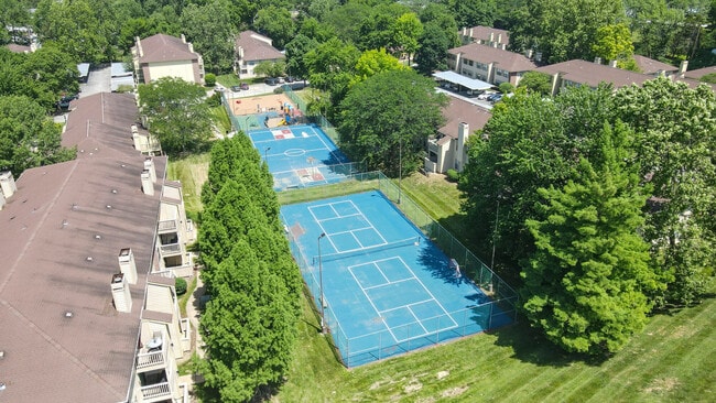 Building Photo - Lago Vista Apartments