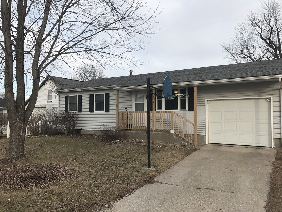 610 7th St, Colona, IL 61241 House Rental in Colona, IL