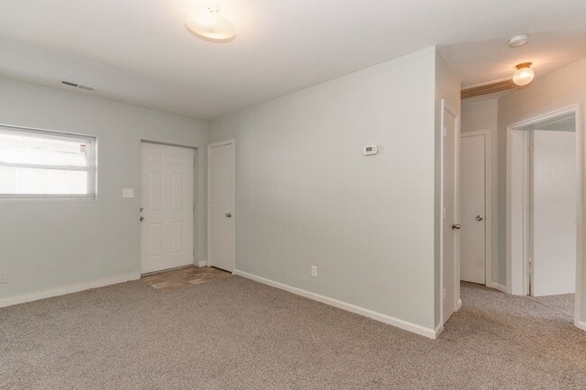 Foto del edificio - 1443 W 40th St