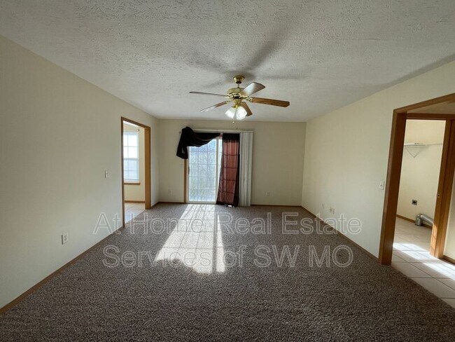 Building Photo - 4308 W La Siesta Ln
