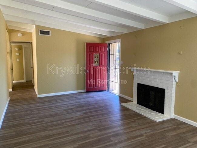 Building Photo - 1114 Coronel Ave
