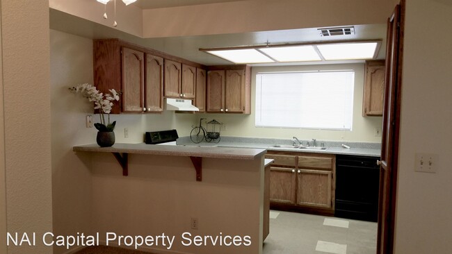Building Photo - 15544 Sequoia St