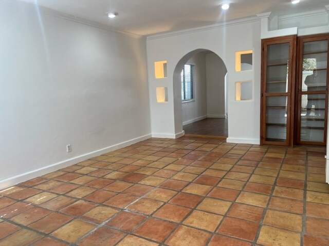Foto del edificio - 333 E Providencia Ave