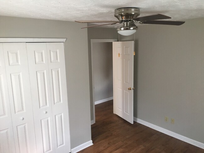 master bedroom - 1206 N Goodlet Ave