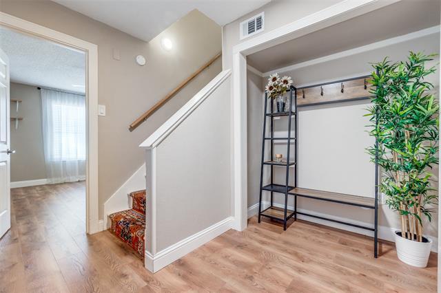 Foto del edificio - 8750 Park Ln