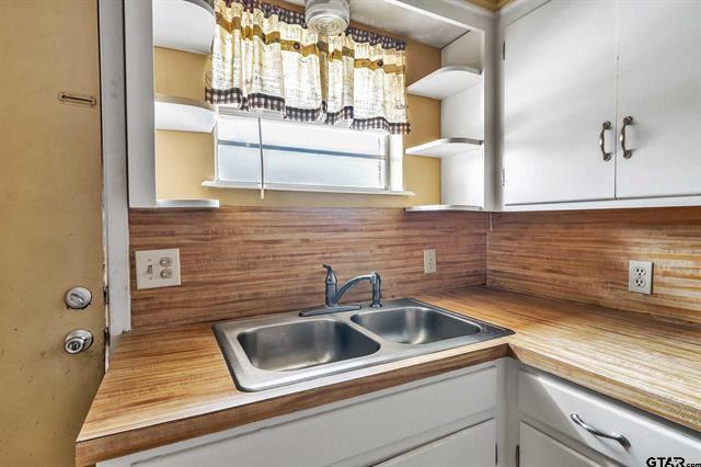 Foto del edificio - 2622 N Tenneha Ave