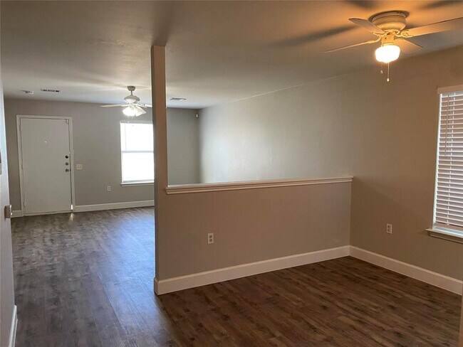 Foto del edificio - 17701 Powder Creek Dr