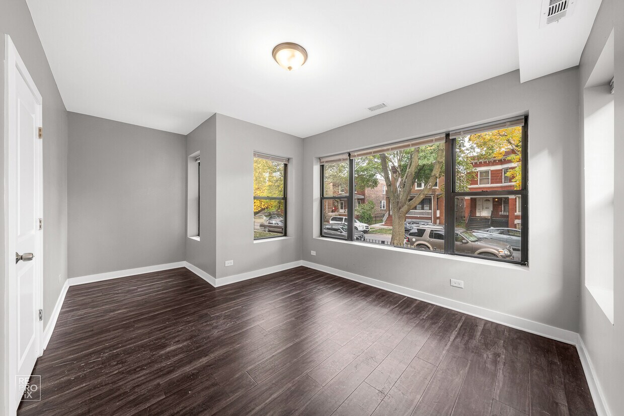 Primary Photo - 11240 S Vernon Ave