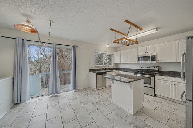 Building Photo - 1214 S Weldona Ln