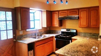 Foto principal - 21919 Galvez St