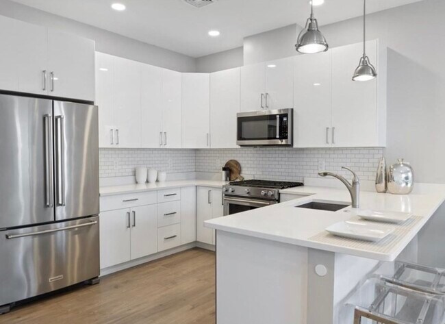 Foto del edificio - 610 Rutherford Ave