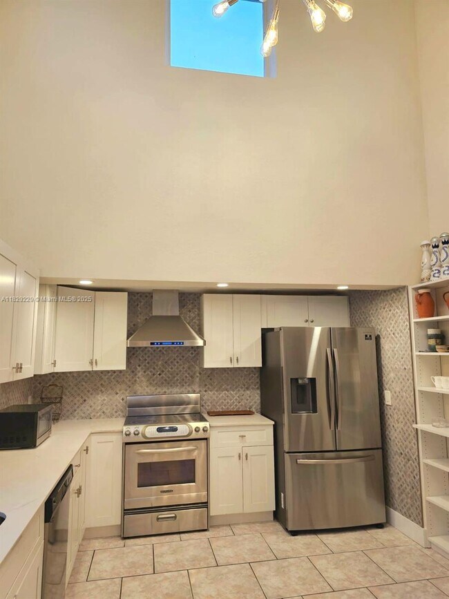 Building Photo - 220 SW 68th Ave