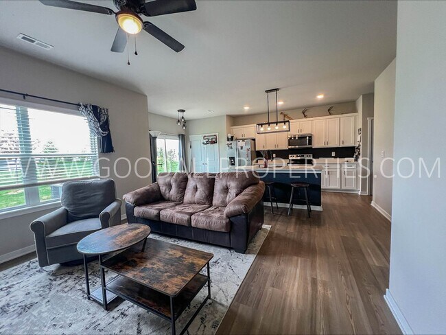 Foto del edificio - 3 Bedroom Townhome in Waukee! Rent Reduced!!!
