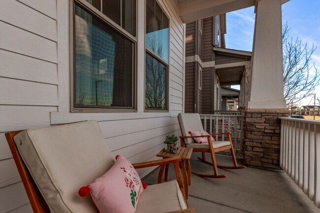 Foto del edificio - 4BD, 3.5BA Northfield Home with Finished Basement and 2-Car Garage